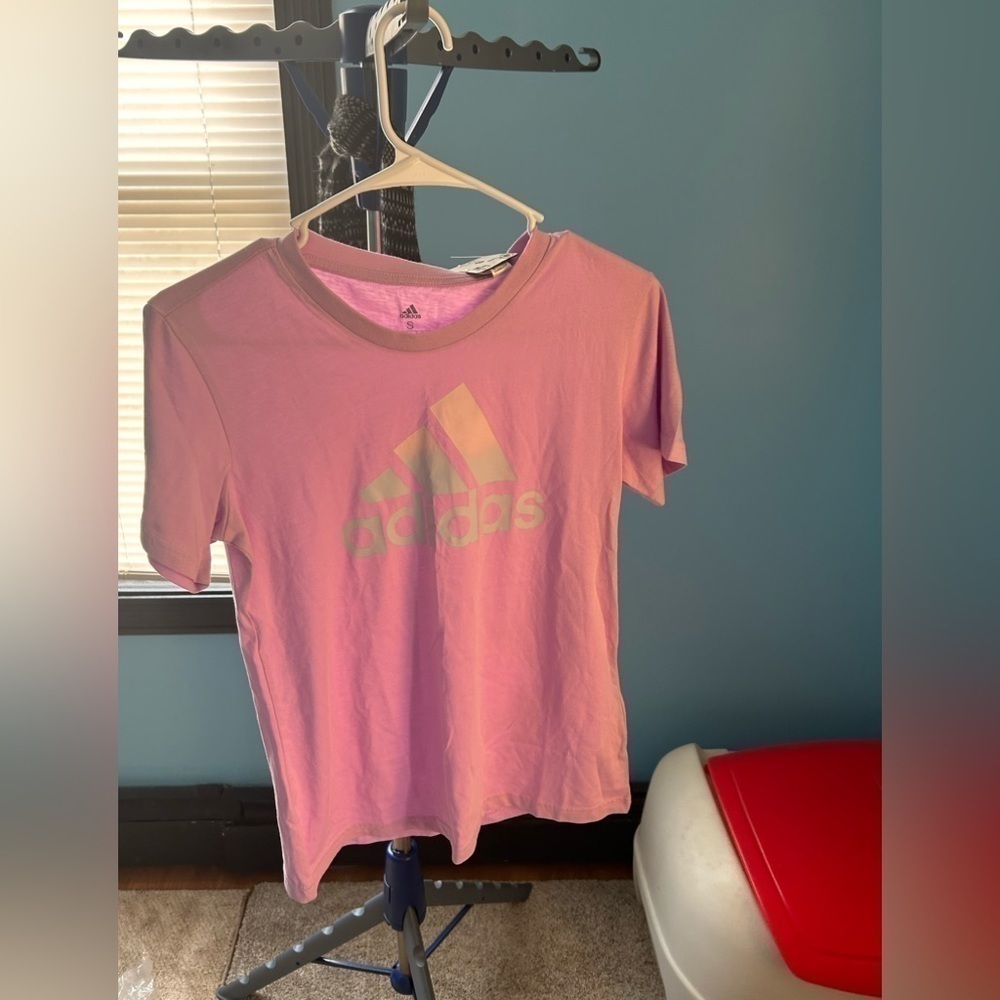 Adidas short sleeve top